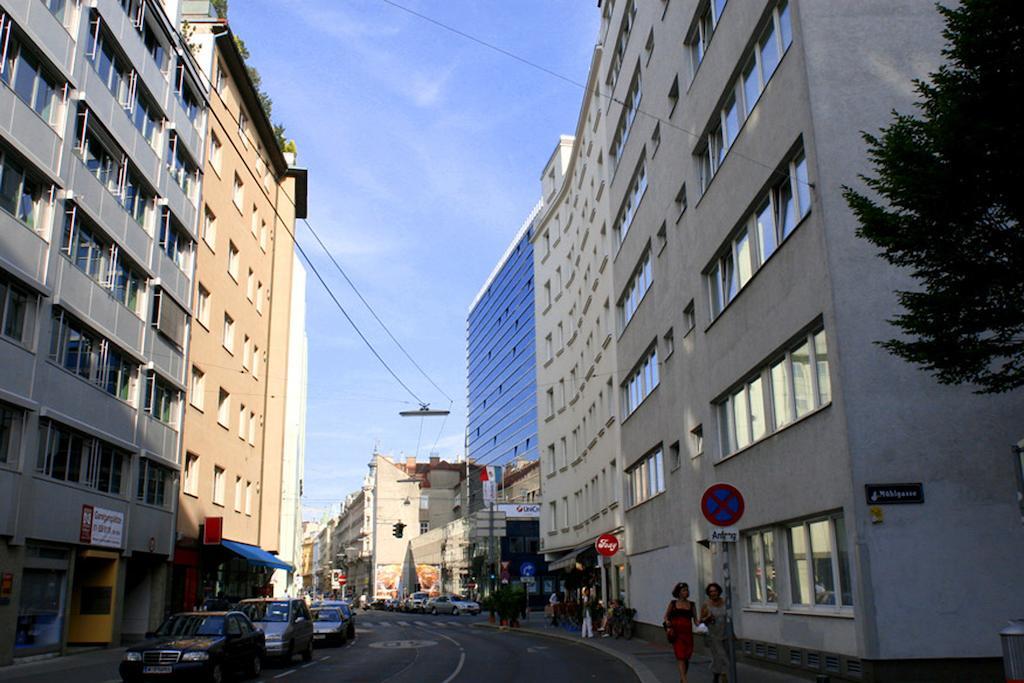 Apartment Center Wina Bagian luar foto